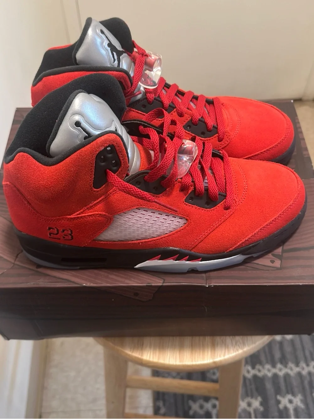 2021 Jordan five retro raging Bull red
